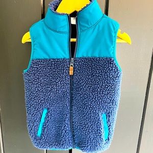 Carters boys 4T Sherpa vest - gently used good condition